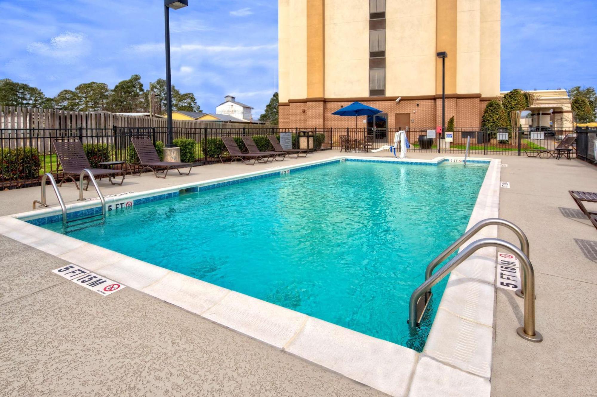 Hampton Inn Dunn Ngoại thất bức ảnh